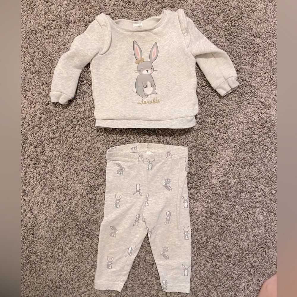 Carters 9 month set